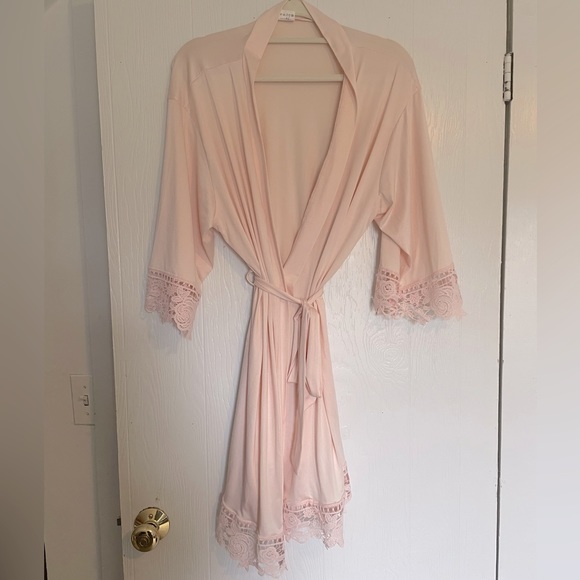 Tanini Lace Light Pink Robe, Size OS - Picture 1 of 8
